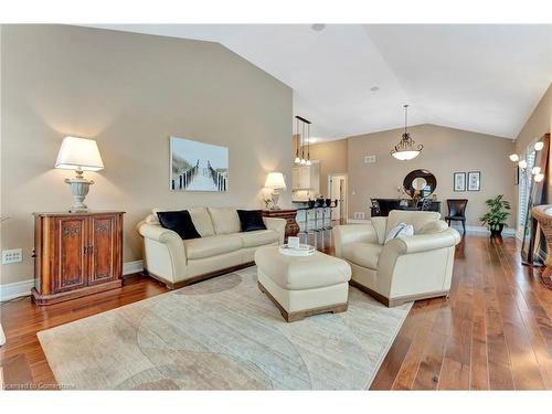 3559 Algonquin Drive, Fort Erie, ON - Indoor Photo Showing Living Room