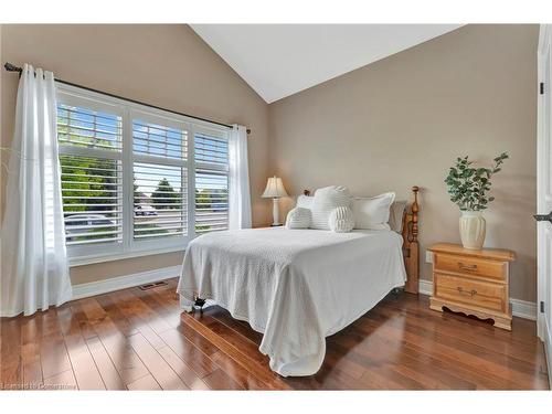 3559 Algonquin Drive, Fort Erie, ON - Indoor Photo Showing Bedroom