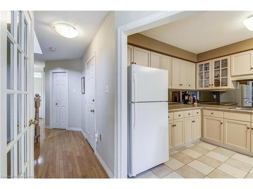 2141 Ghent Avenue, Burlington, ON - Indoor Photo Showing Kitchen