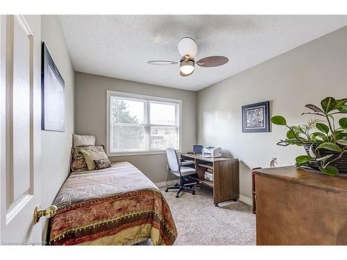 2141 Ghent Avenue, Burlington, ON - Indoor Photo Showing Bedroom