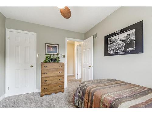 2141 Ghent Avenue, Burlington, ON - Indoor Photo Showing Bedroom