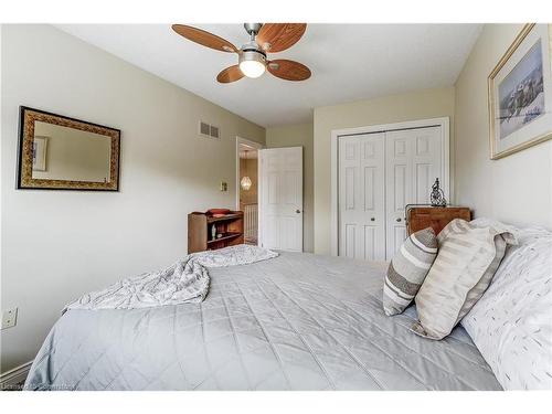 2141 Ghent Avenue, Burlington, ON - Indoor Photo Showing Bedroom