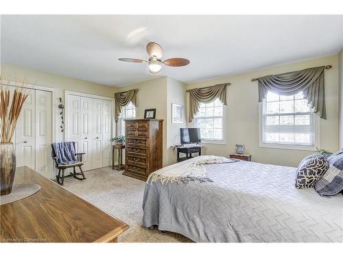 2141 Ghent Avenue, Burlington, ON - Indoor Photo Showing Bedroom