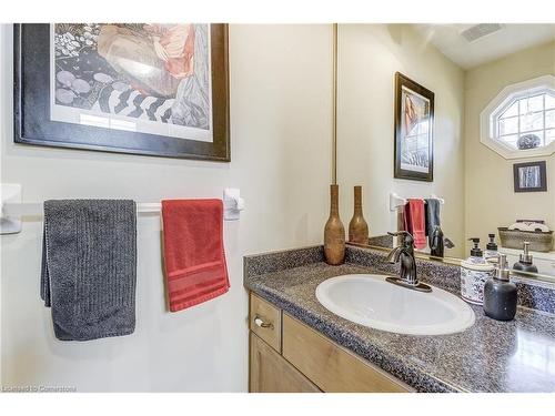 2141 Ghent Avenue, Burlington, ON - Indoor Photo Showing Bathroom