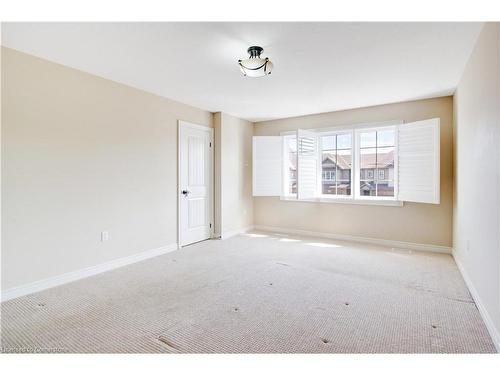 6411 Shapton Crescent, Niagara Falls, ON - Indoor Photo Showing Other Room