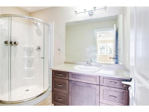 6411 Shapton Crescent, Niagara Falls, ON - Indoor Photo Showing Bathroom