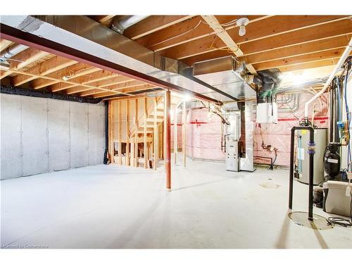 6411 Shapton Crescent, Niagara Falls, ON - Indoor Photo Showing Basement