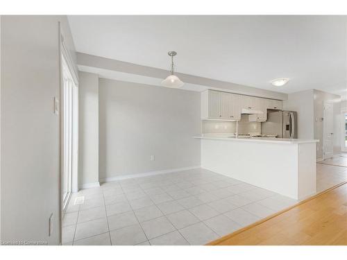 170 Esther Crescent, Thorold, ON - Indoor Photo Showing Kitchen