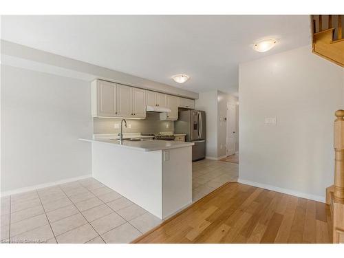 170 Esther Crescent, Thorold, ON - Indoor Photo Showing Kitchen