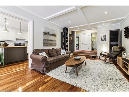 607 Locust Street, Burlington, ON - Indoor Photo Showing Living Room