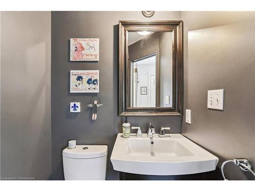 607 Locust Street, Burlington, ON - Indoor Photo Showing Bathroom