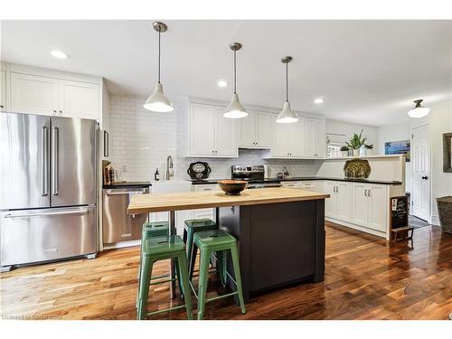 607 Locust Street, Burlington, ON - Indoor Photo Showing Kitchen With Upgraded Kitchen