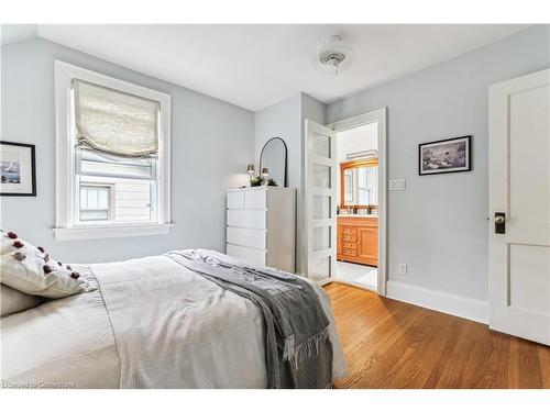 607 Locust Street, Burlington, ON - Indoor Photo Showing Bedroom