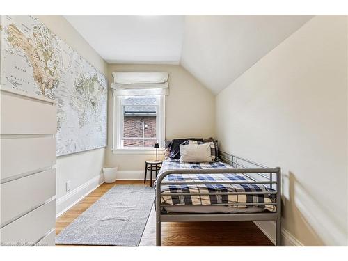 607 Locust Street, Burlington, ON - Indoor Photo Showing Bedroom