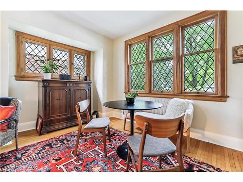 607 Locust Street, Burlington, ON - Indoor Photo Showing Dining Room