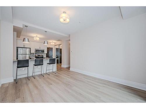 806-112 King Street E, Hamilton, ON - Indoor Photo Showing Kitchen