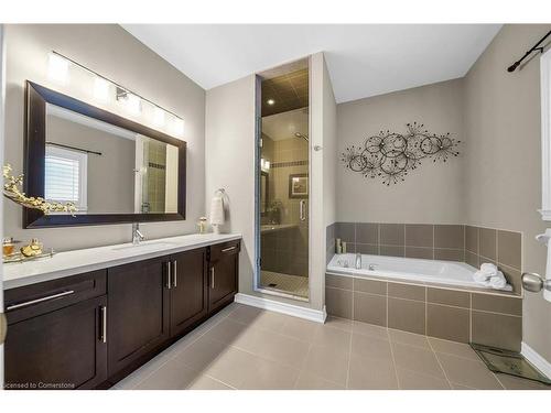 165 Woodway Trail, Simcoe, ON - Indoor Photo Showing Bathroom