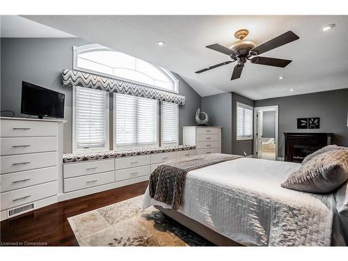 2062 Gordie Tapp Crescent, Burlington, ON - Indoor Photo Showing Bedroom