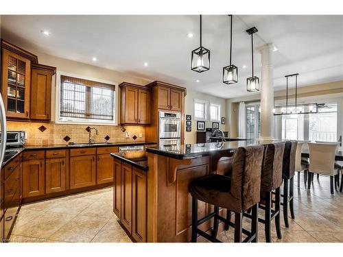 2062 Gordie Tapp Crescent, Burlington, ON - Indoor Photo Showing Kitchen