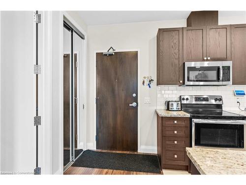 310-118 King Street E, Hamilton, ON - Indoor Photo Showing Kitchen