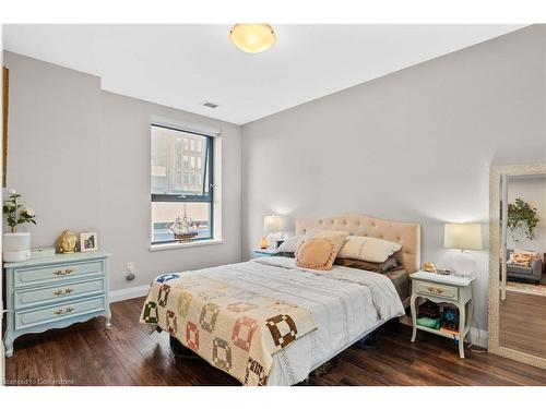 310-118 King Street E, Hamilton, ON - Indoor Photo Showing Bedroom