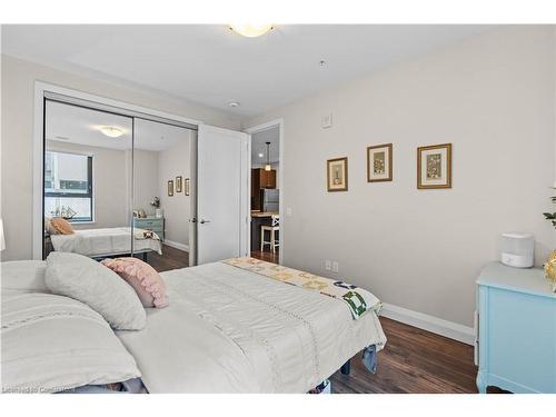 310-118 King Street E, Hamilton, ON - Indoor Photo Showing Bedroom