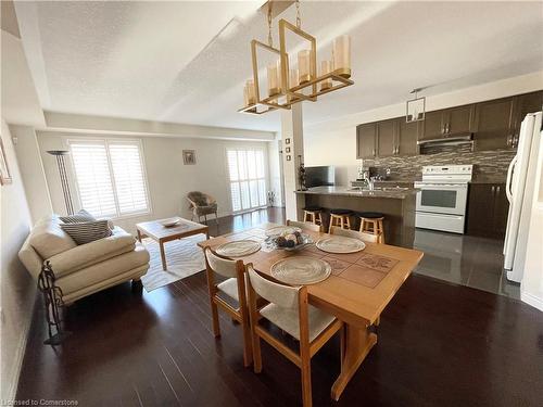 35 Charleswood Crescent, Hamilton, ON - Indoor Photo Showing Dining Room