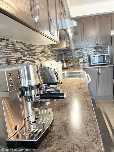 35 Charleswood Crescent, Hamilton, ON - Indoor Photo Showing Kitchen With Double Sink