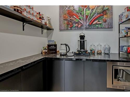 185 Valleyview Drive, Ancaster, ON - Indoor Photo Showing Kitchen