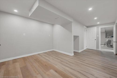 932 Montgomery Drive, Ancaster, ON - Indoor Photo Showing Other Room