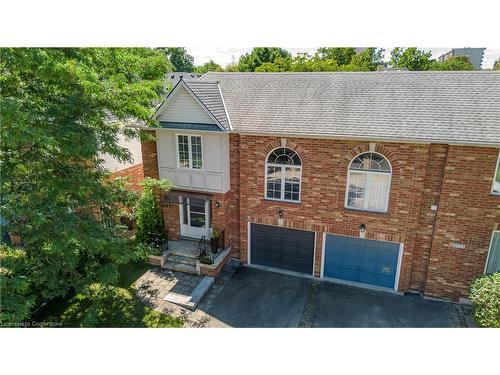 2057 Grovetree Lane, Burlington, ON - Outdoor