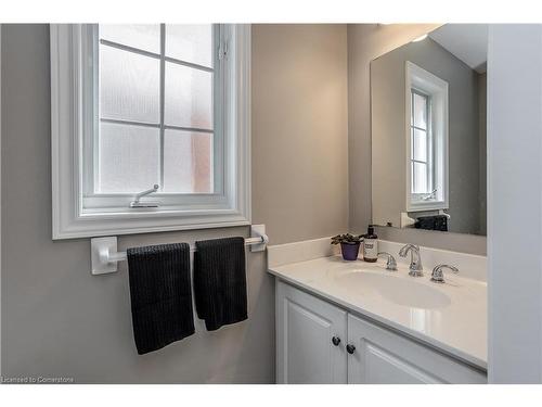 2057 Grovetree Lane, Burlington, ON - Indoor Photo Showing Bathroom