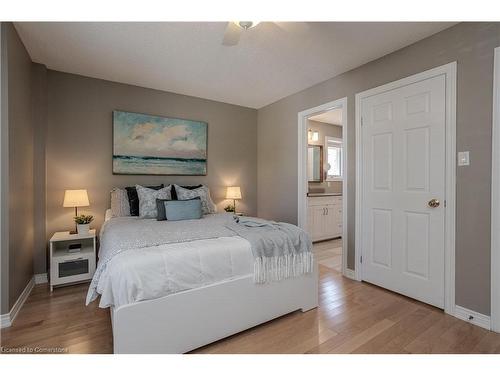 2057 Grovetree Lane, Burlington, ON - Indoor Photo Showing Bedroom