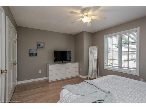 2057 Grovetree Lane, Burlington, ON - Indoor Photo Showing Bedroom