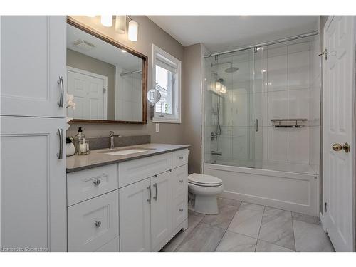 2057 Grovetree Lane, Burlington, ON - Indoor Photo Showing Bathroom