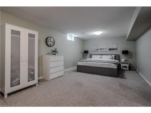 2057 Grovetree Lane, Burlington, ON - Indoor Photo Showing Bedroom