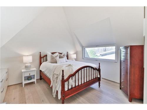 1427 Birch Avenue, Burlington, ON - Indoor Photo Showing Bedroom