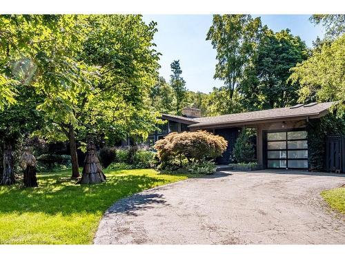 858 Montgomery Drive, Ancaster, ON - Outdoor