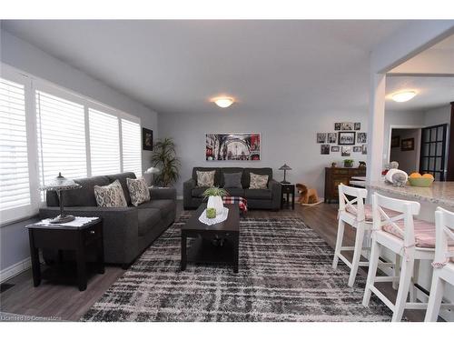 26 Hatton Drive, Ancaster, ON - Indoor Photo Showing Living Room