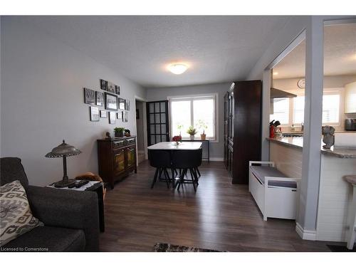 26 Hatton Drive, Ancaster, ON - Indoor Photo Showing Living Room