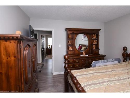 26 Hatton Drive, Ancaster, ON - Indoor Photo Showing Bedroom