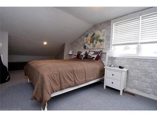 26 Hatton Drive, Ancaster, ON - Indoor Photo Showing Bedroom