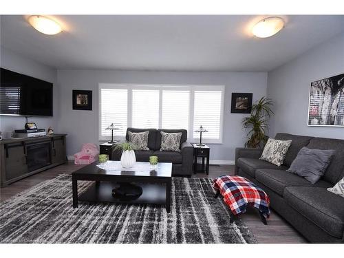 26 Hatton Drive, Ancaster, ON - Indoor Photo Showing Living Room