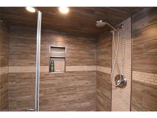 26 Hatton Drive, Ancaster, ON - Indoor Photo Showing Bathroom