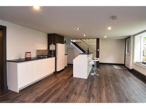 3836 Brookside Drive, Lincoln, ON - Indoor Photo Showing Kitchen