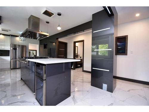 3836 Brookside Drive, Lincoln, ON - Indoor Photo Showing Kitchen