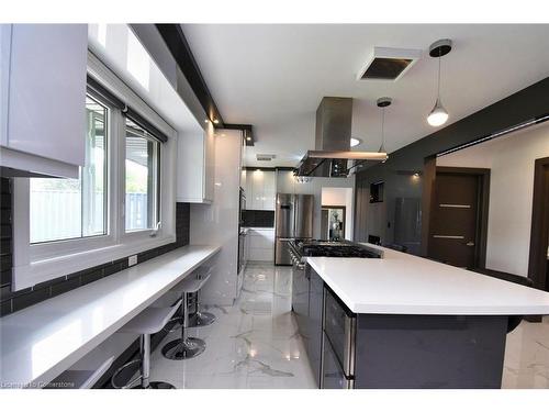 3836 Brookside Drive, Lincoln, ON - Indoor Photo Showing Kitchen