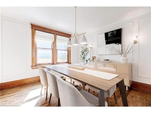 360 Lake Street, Grimsby, ON - Indoor Photo Showing Dining Room