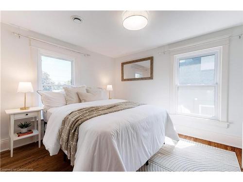 360 Lake Street, Grimsby, ON - Indoor Photo Showing Bedroom