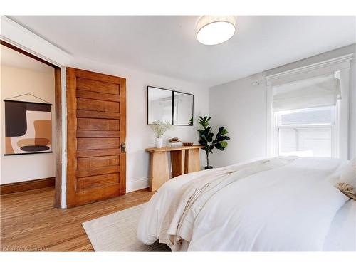 360 Lake Street, Grimsby, ON - Indoor Photo Showing Bedroom